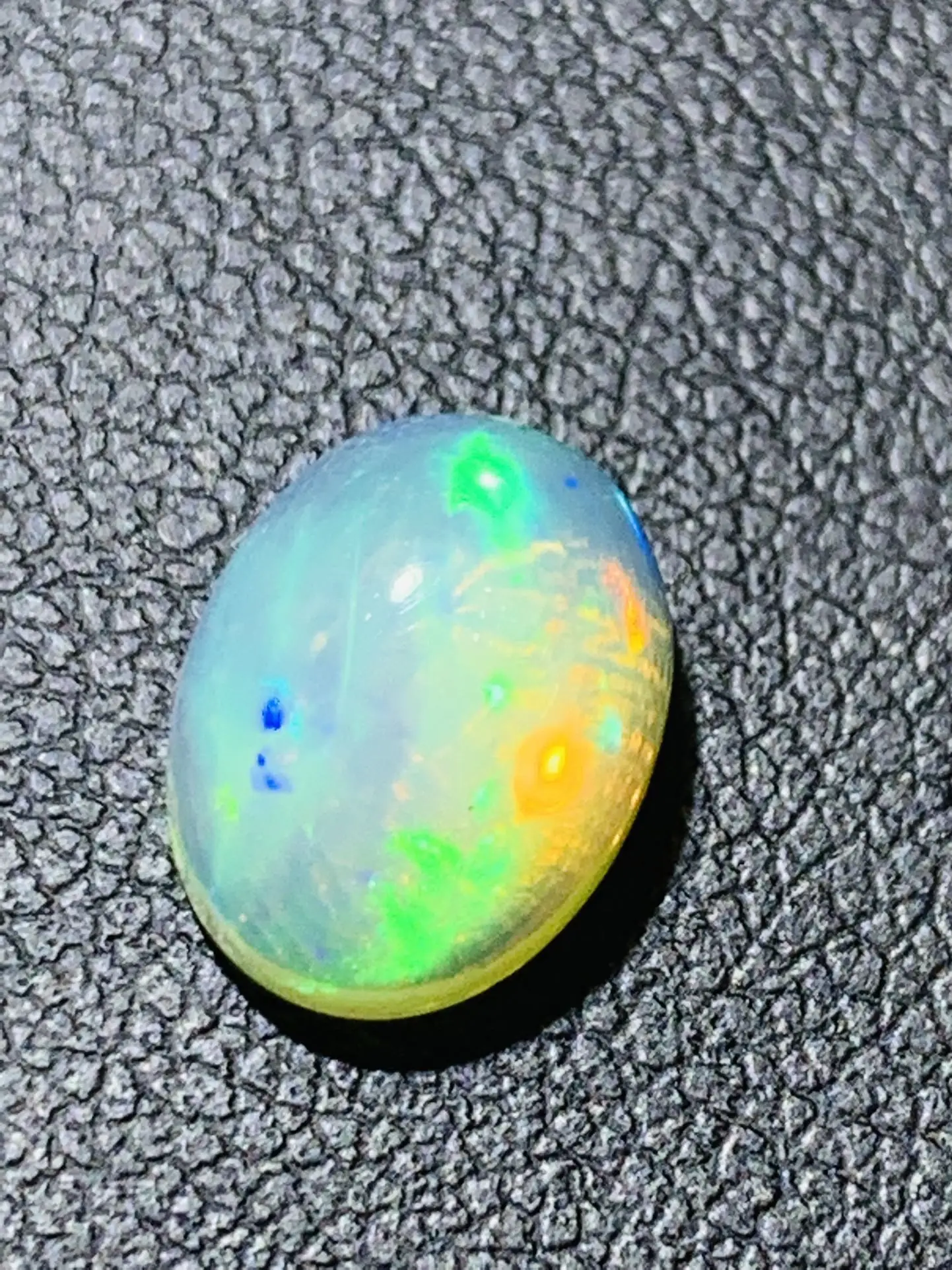 Čistě přírodní opál může být vykládané prsteny nebo přívěsky 1-3 karátů barevné lesk oválný příslušenství gem šperky bague sieraden Obrázek 0